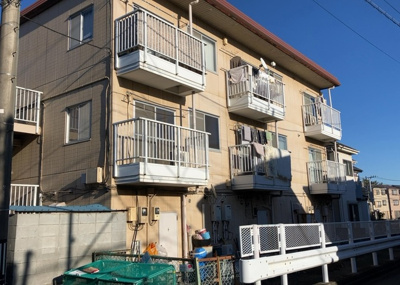 【外観】 | リンナイハイツ | 土地を買う際、住む地域の自治体や福祉の補助制度にも注目してみましょう。子供や老人の医療補助やゴミ出しのルールなど、自治体によってルールに大きな違いがあるため、暮らしやすい土地で判断するとよいでしょう。