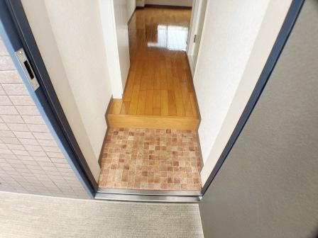 進藤ビルの玄関