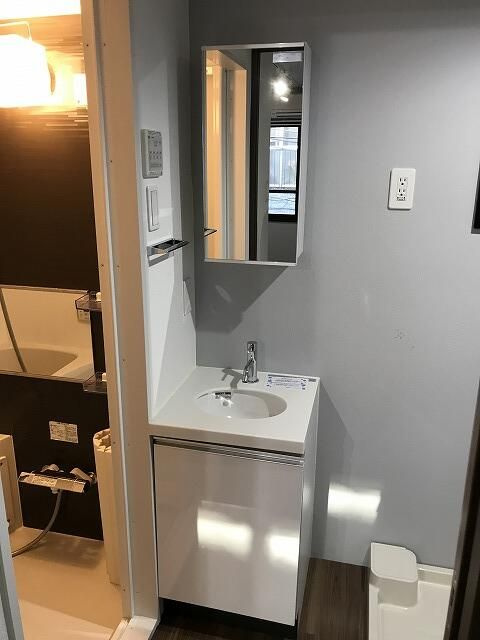 グロー・フォワード浅草の洗面所