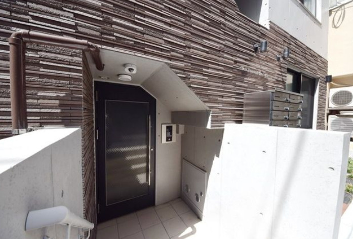 グロー・フォワード浅草のエントランス