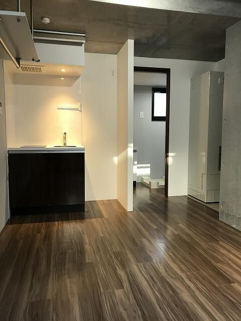 グロー・フォワード浅草の居間・リビング