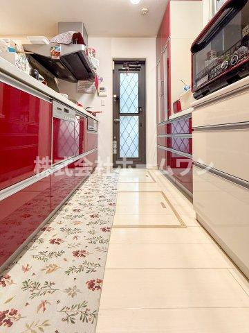 昭島市中神町　中古戸建のキッチン|お料理しやすいキッチンです