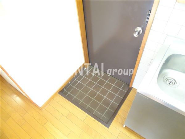 アニバーサリー１の玄関