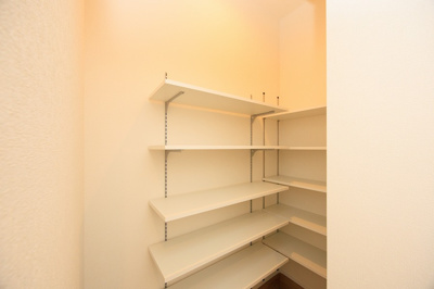 【収納】 | サンコート 若松区東二島1丁目 | 【提携ローン利用可能】家賃と比べてください！金利0.6％台から提案可能です。家電費用やリフォーム費用も組み込めます。金利の高い車のローンもおまとめ提案できます(*^-^*)