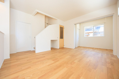 【洋室】 | サンコート 若松区東二島1丁目 | 今が買い時！ご存じのように人件費、部材費は増加の一途をたどっています。しかしながら住宅の補助は縮小傾向。。。まだ国の支援の残っている、また低金利の今がベストです♪