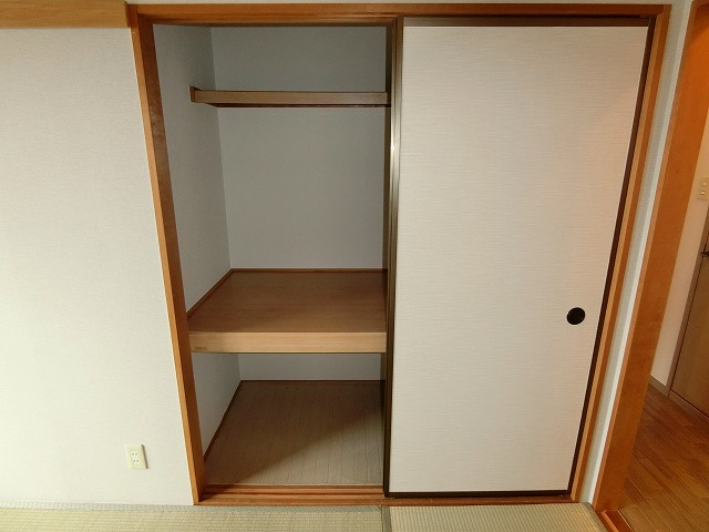 マリエ二番町の収納