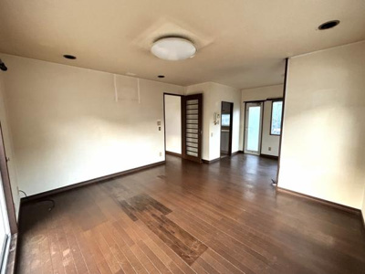 【居間・リビング】 | 岩国市室の木町５丁目戸建