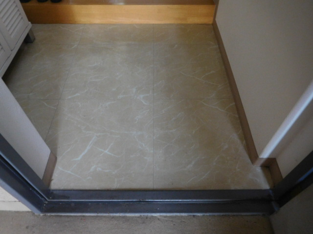 アートハイツ南今宿の玄関