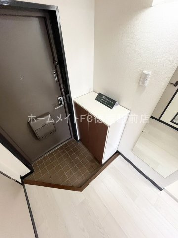 パークモダン高井田の玄関