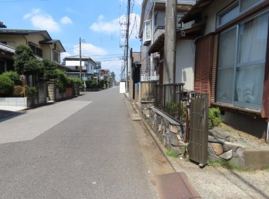鶴ヶ島市富士見中古戸建の前面道路含む現地写真