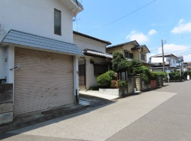 鶴ヶ島市富士見中古戸建の前面道路含む現地写真