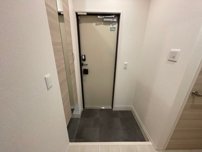 【玄関】 | スペチアーレ赤川