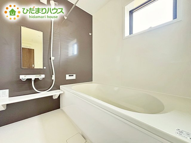 【浴室】 | ひたちなか足崎19期　新築戸建　1号棟 | 清潔感のある浴室はゆったり浸かれて日頃の忙しさから解放してくれます(^^♪
