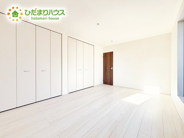 【寝室】 | ひたちなか足崎19期　新築戸建　1号棟 | ベッドを置いても余裕の広さがあります。パソコンや趣味のスペースなどインテリアを考えるのも楽しみですね！