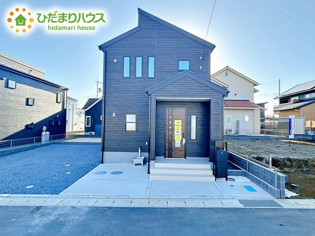 【外観】 | ひたちなか足崎19期　新築戸建　1号棟 | 暗めの外観はクールで洗練された印象を与えることができます。