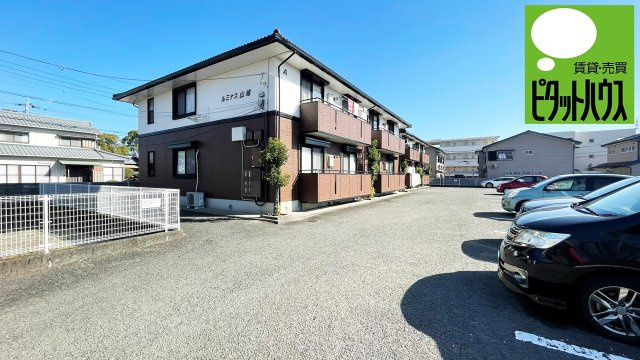 ルミナス山城　Ａ棟の外観