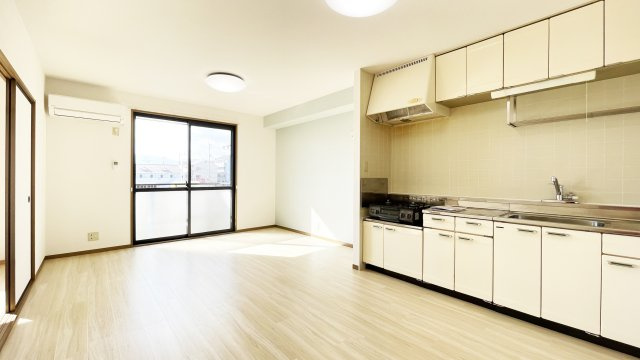 ルミナス山城　Ａ棟の居間・リビング