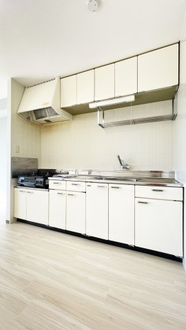 ルミナス山城　Ａ棟のキッチン