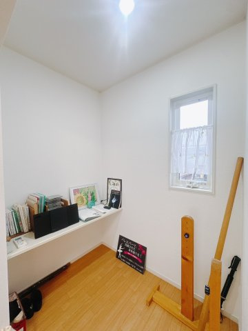 【中古戸建】みどり市大間々町大間々の収納|■収納｜お洋服はもちろん、使う頻度の少ない家具や小物・場所を取りがちな旅行用のスーツケースなどもしまえます。また、厚手のコートをしまっても充分な広さを堪能できるプランです♪

