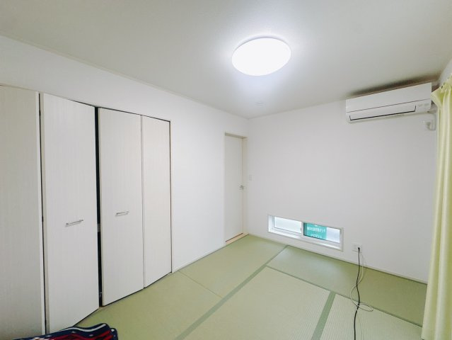 【中古戸建】みどり市大間々町大間々の和室|■和室｜和室を書斎にしたり、冬にはコタツを敷いて家族みんなで年越しをするのもいいですね。家族みんなのお気に入りの空間になります♪

