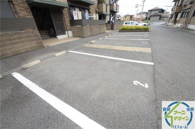 23番館の駐車場