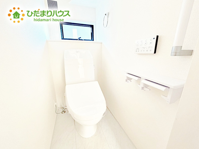 【トイレ】 | ひたちなか足崎19期　新築戸建　2号棟 | 1・2階にトイレあり。階段を降りなくてもいいので、高齢者の方も優しい☆彡