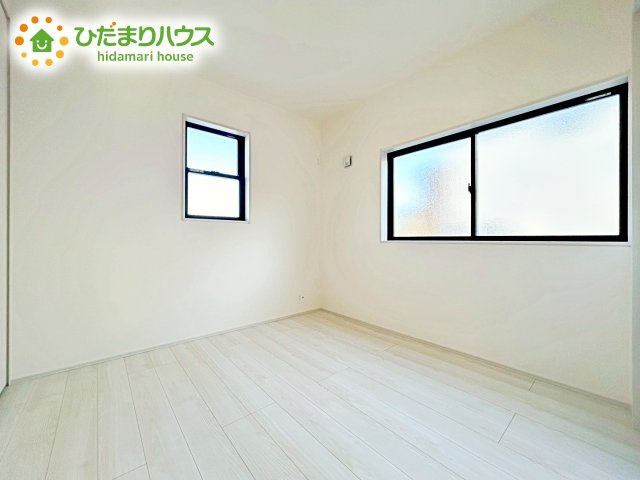 【洋室】 | ひたちなか足崎19期　新築戸建　2号棟 | リビング続きなので客間、家族のくつろぎスペース、洗濯物を畳んだり家事スペースなど広い用途に使えます♪