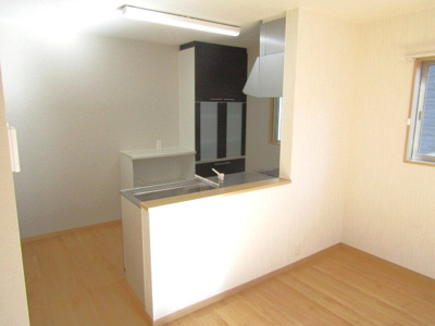 【キッチン】 | 【太陽光パネル搭載】中央市東花輪 | きれいなキッチンです