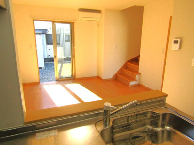 【居間・リビング】 | 【太陽光パネル搭載】中央市東花輪 | おしゃれなリビングです