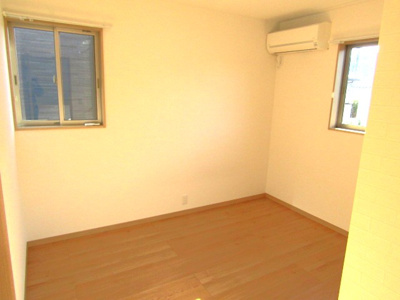 【洋室】 | 【太陽光パネル搭載】中央市東花輪 | 使い勝手のいい洋室です