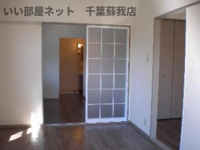 ハイカムールおゆみ野の居間・リビング|居間です