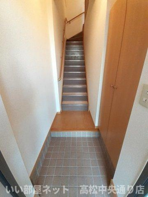 【玄関】 | パレ・コリーヌ