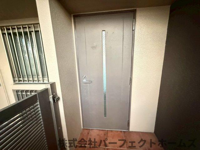 リバティパーク枚方B棟の玄関|落ち着いた玄関です