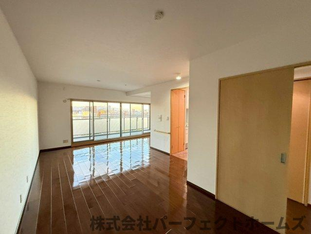 【居間・リビング】の画像