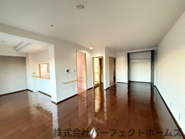リバティパーク枚方B棟の居間・リビング|使いやすいリビングです