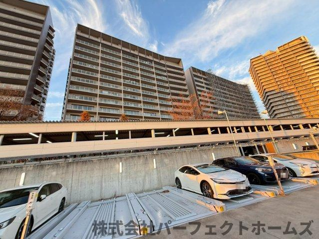 リバティパーク枚方B棟の駐車場|駐車場があります
