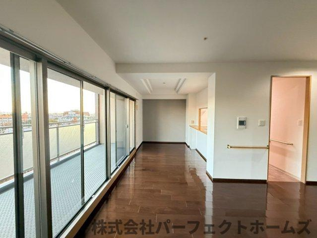 【居間・リビング】の画像