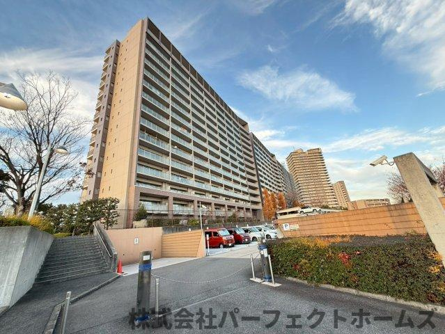 リバティパーク枚方B棟の駐車場