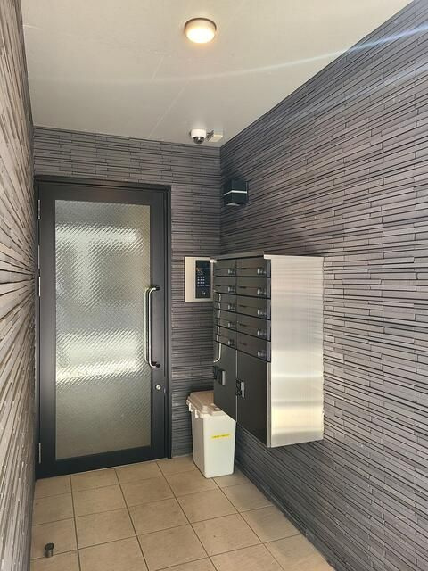 プラチナフォルム上野のエントランス