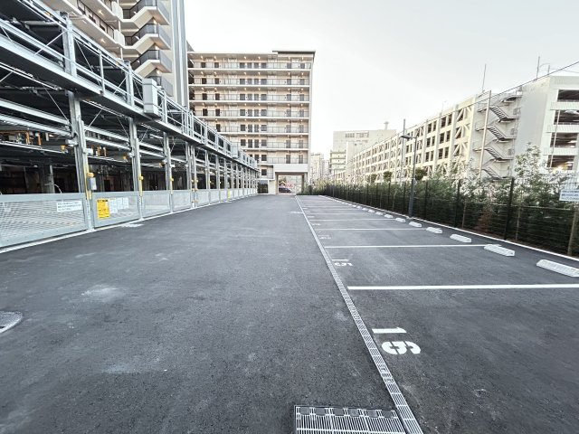 スカイグランデ津田沼の駐車場
