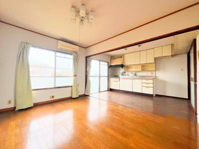 【キッチン】 | 竹山団地 | ◆家族みんなが爽やかに健やかに過ごせるように、溢れる光をたっぷり取り込んだリビングダイニング。集いの場、憩いの場としての快適性を求めたやすらぎの空間です！