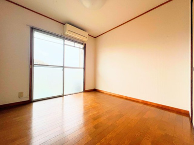 【洋室】 | 竹山団地 | ◆気持ちの良い風が室内へ入り込む居室。家具を配置しても広々ご利用いただけます！！