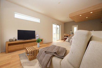 【居間・リビング】 | サンコート 若松区高須西2丁目 | 【頭金0円、フルローン可能です♪】お支払期間も50年までOK。ピッタリな資金計画をご提案しますので、一緒に計画を建てて行きましょう♪複数の銀行からピッタリなパートナーをお探しします。