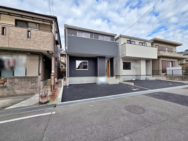 【前面道路含む現地写真】 | 東海市荒尾町第18　２号棟