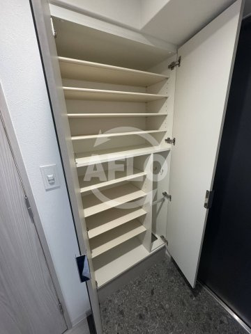 プレサンス大正フレンジ　三軒家東小学校区の玄関|プレサンス大正フレンジ　シューズボックス