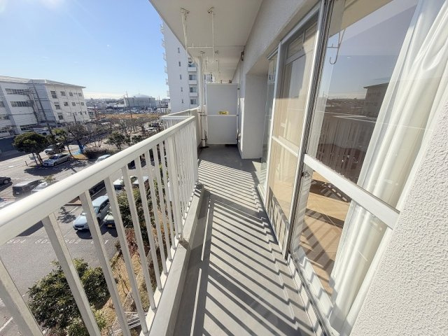 パークフィールドみさと5街区1号館のバルコニー|南東向きバルコニーにて日当たり良好