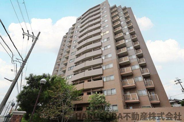 メロディーハイム香里ヶ丘ツインビューアルテアタワーの外観
