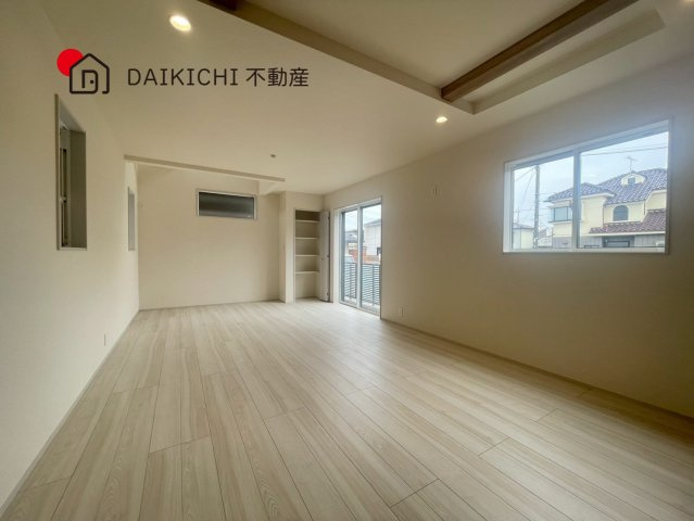 【居間・リビング】 | 桶川市末広2丁目　2期　新築戸建　全1棟　1号棟