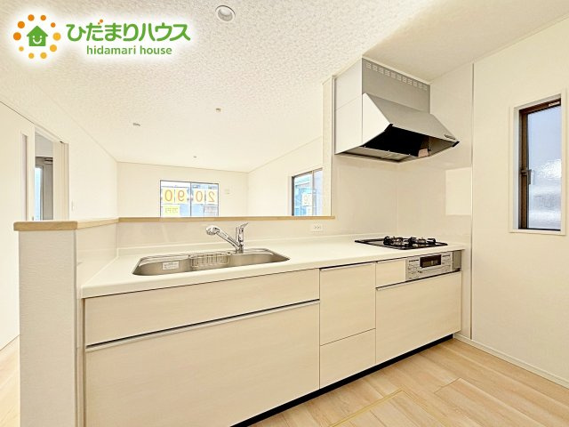 【キッチン】 | 笠間市旭町第8　新築戸建　1号棟 | スライド収納付きシステムキッチン。パスタ鍋や圧力鍋の出し入れもスムーズです(*^-^*)