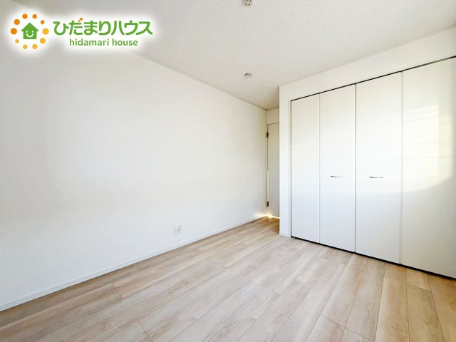 【洋室】 | 笠間市旭町第8　新築戸建　1号棟 | お掃除しやすく、清潔感を保てるのでダニも発生しにくいフローリング♪